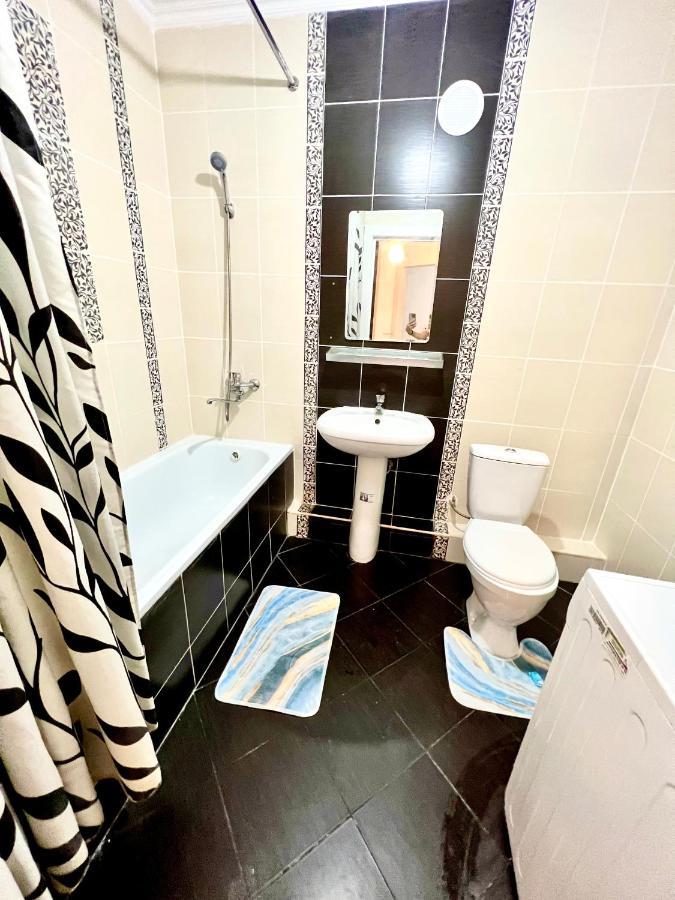 Hyat Apartment Bishkek Bagian luar foto