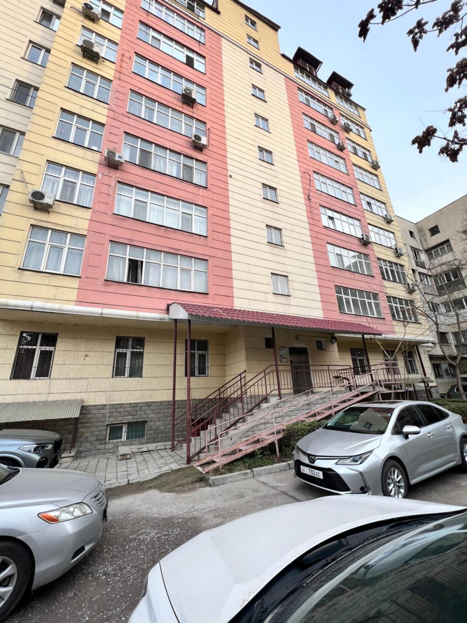 Hyat Apartment Bishkek Bagian luar foto