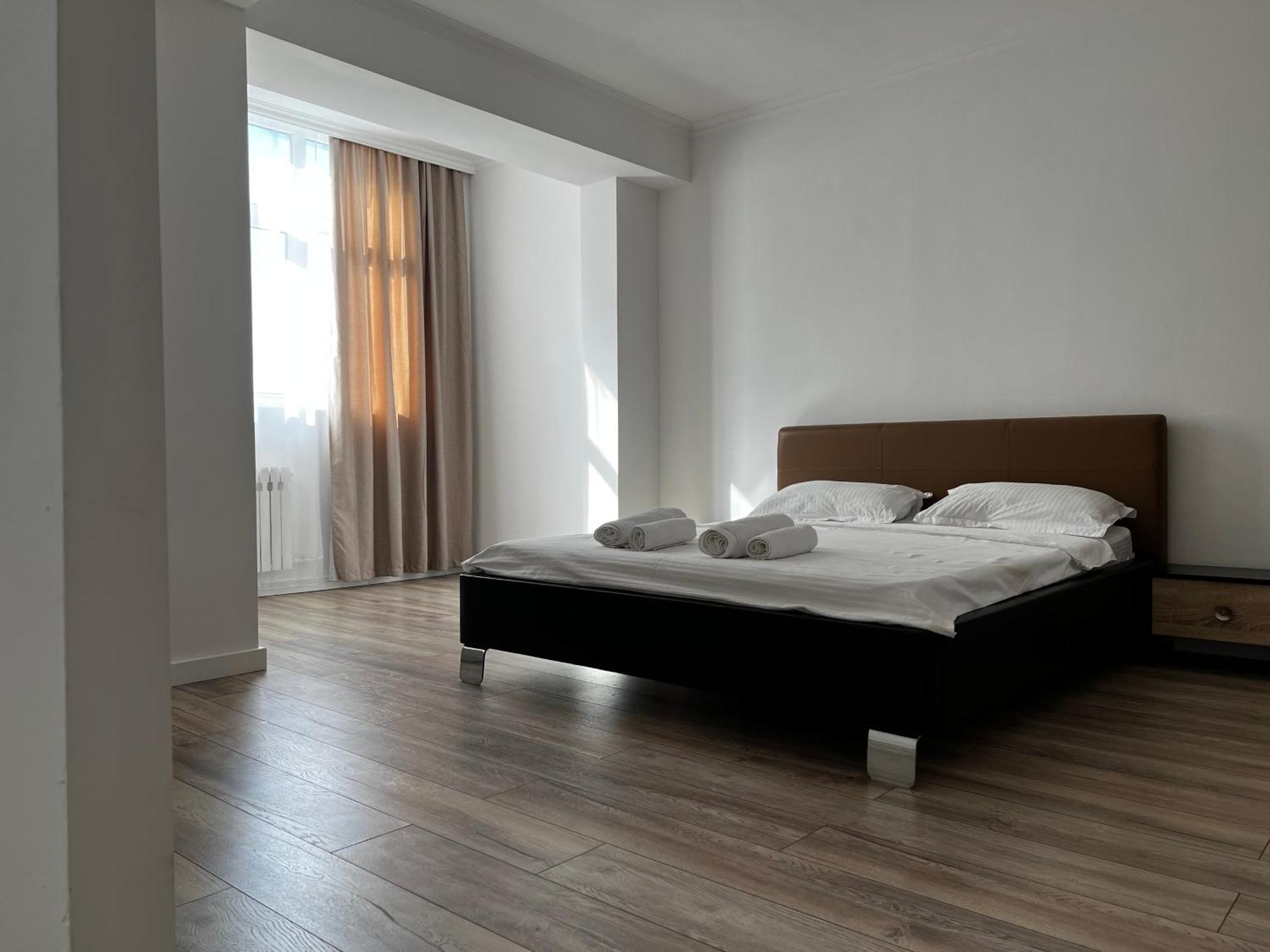 Hyat Apartment Bishkek Bagian luar foto