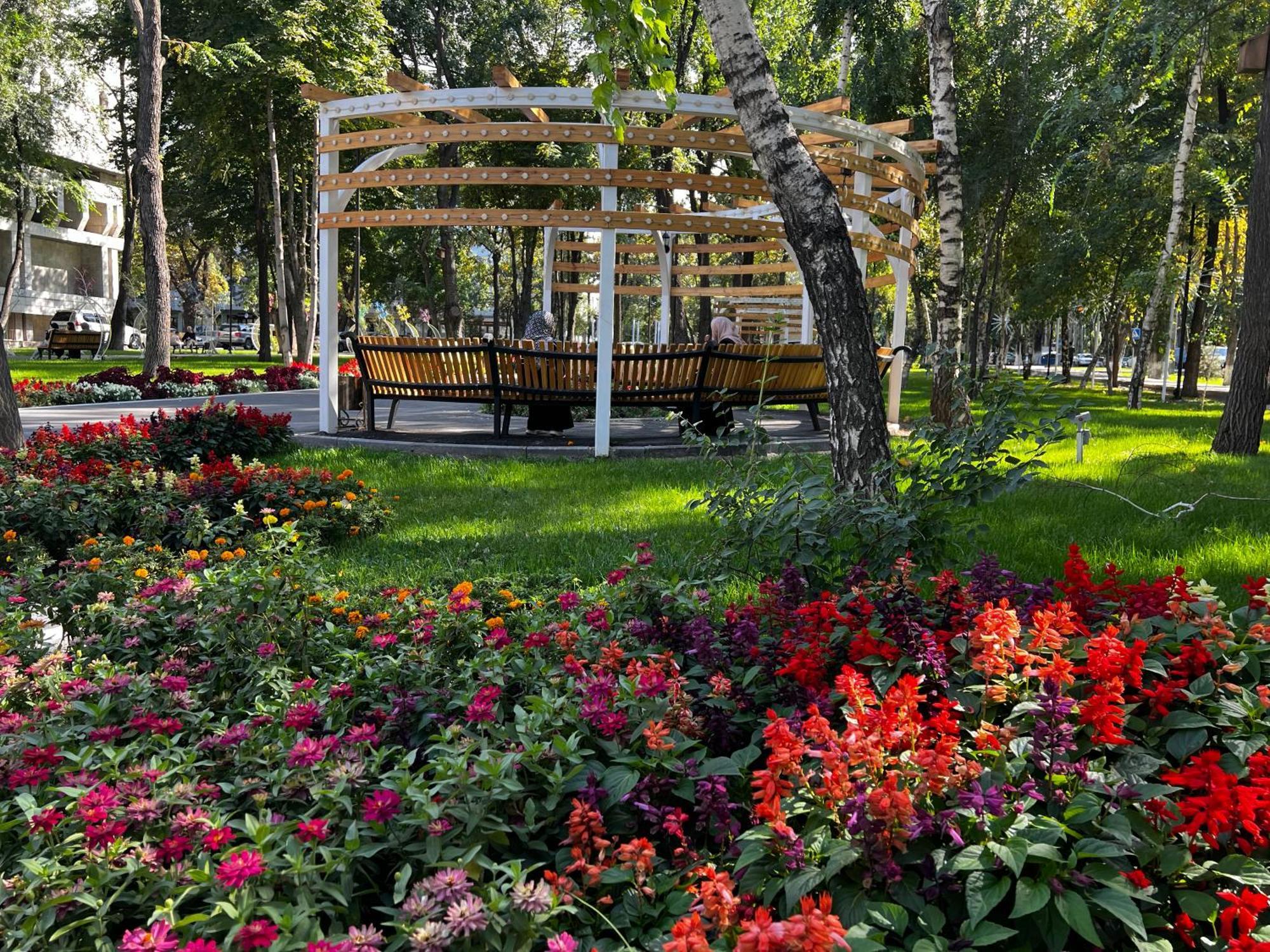Hyat Apartment Bishkek Bagian luar foto