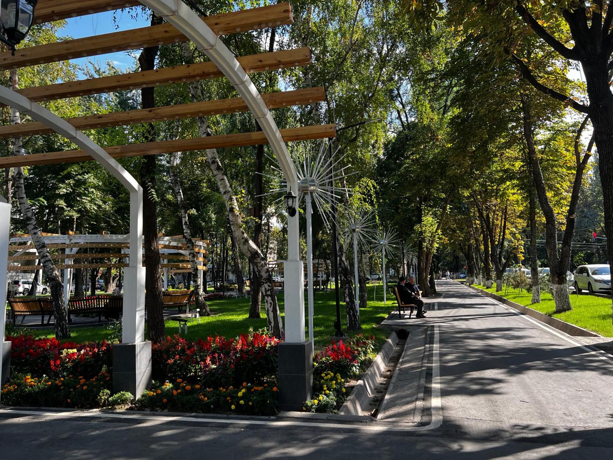 Hyat Apartment Bishkek Bagian luar foto